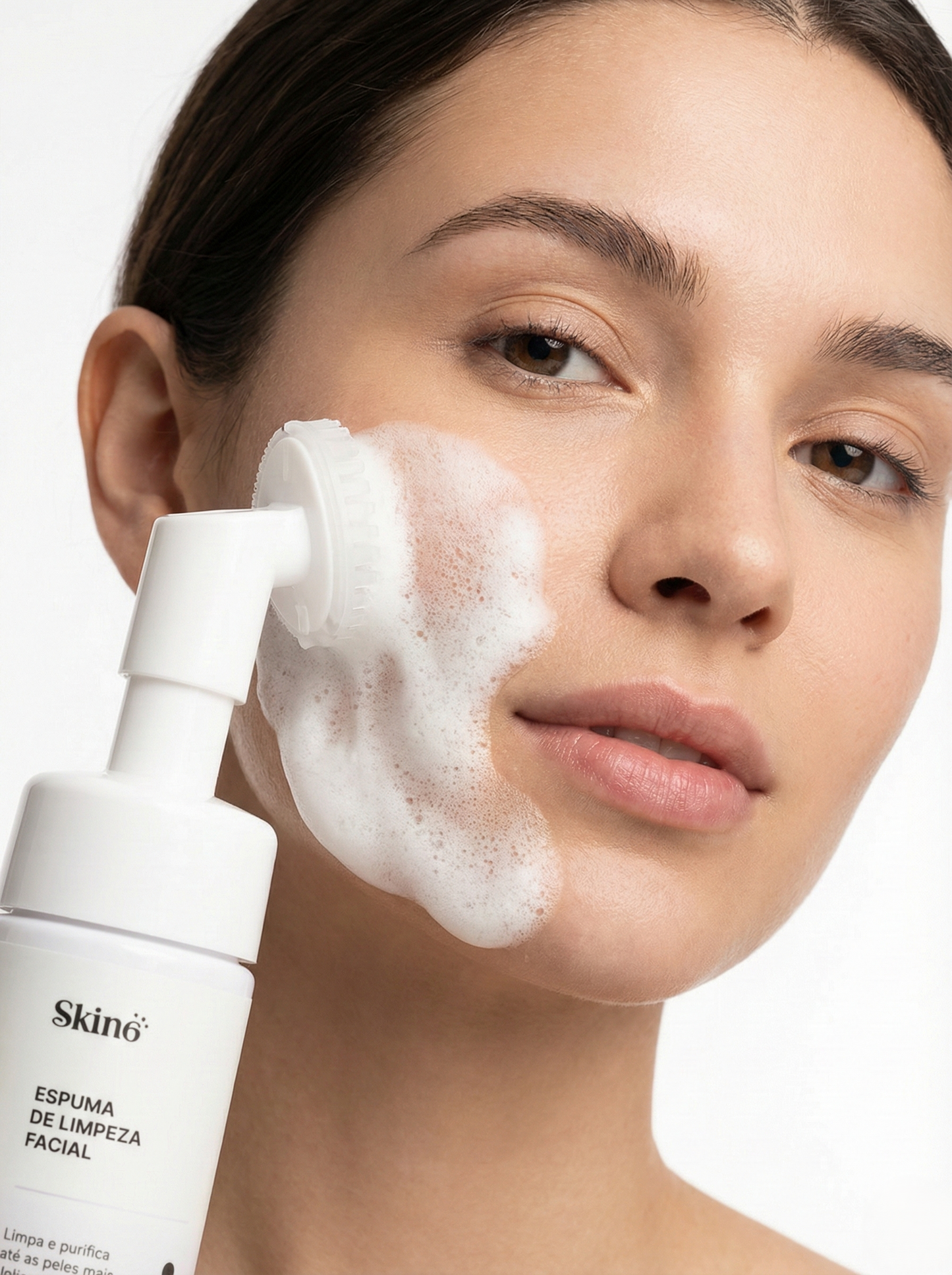 Espuma de limpeza facial com Ácido Hialurônico